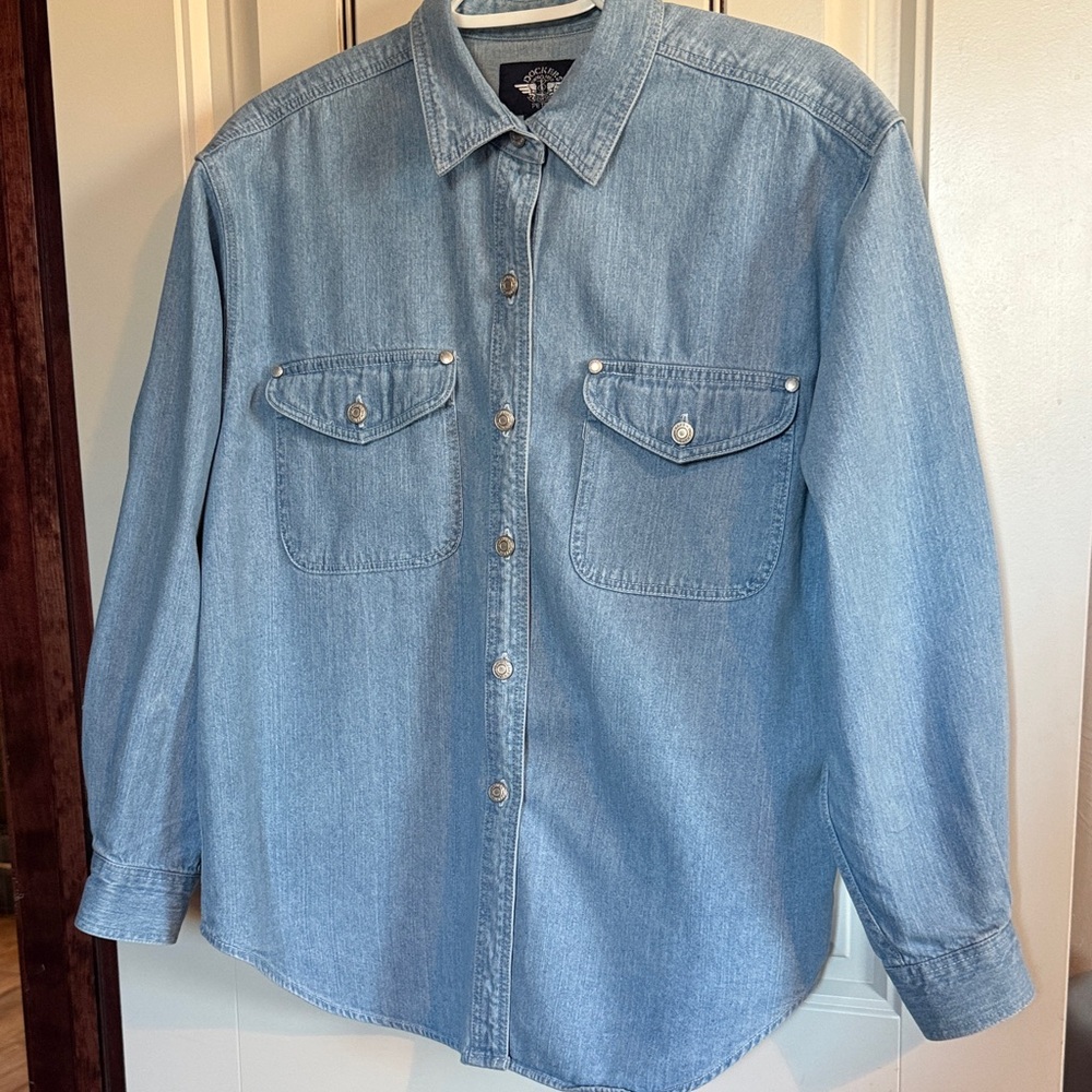 Dockers Nice Oversized Medium Blue Denim Shirt, Silver Colored Buttons.